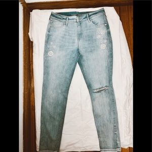 Light washed Boyfriend Jeans